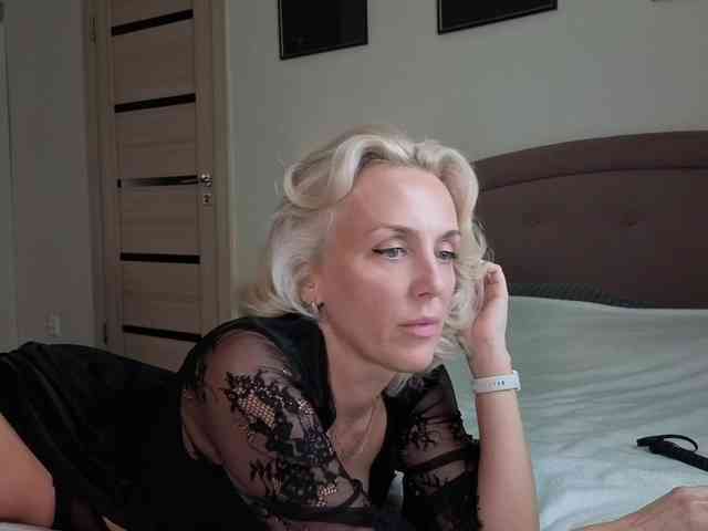 FemdomLadyMaria webcam