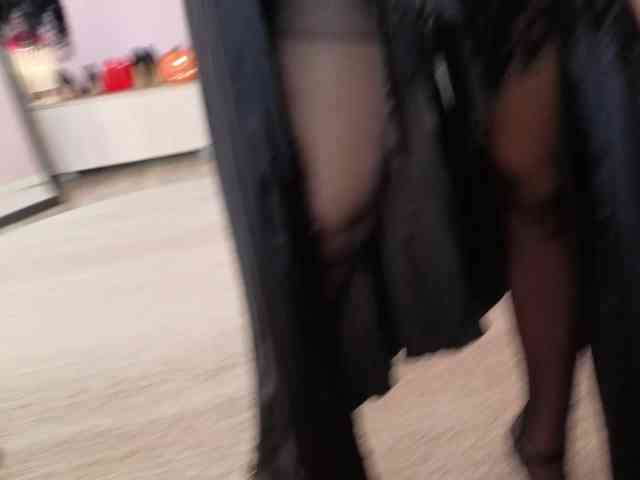 LadyMariaNylons webcam