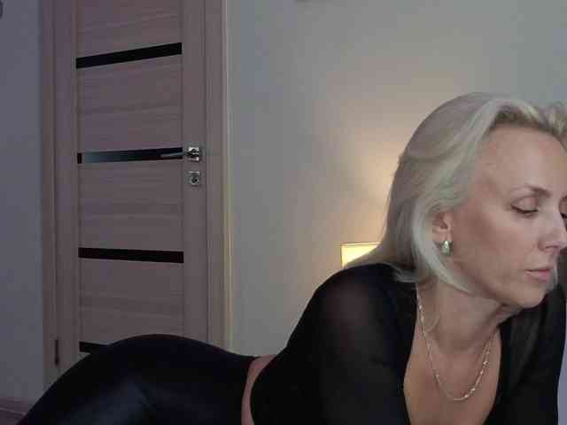 FemdomLadyMaria webcam