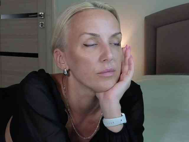 FemdomLadyMaria webcam