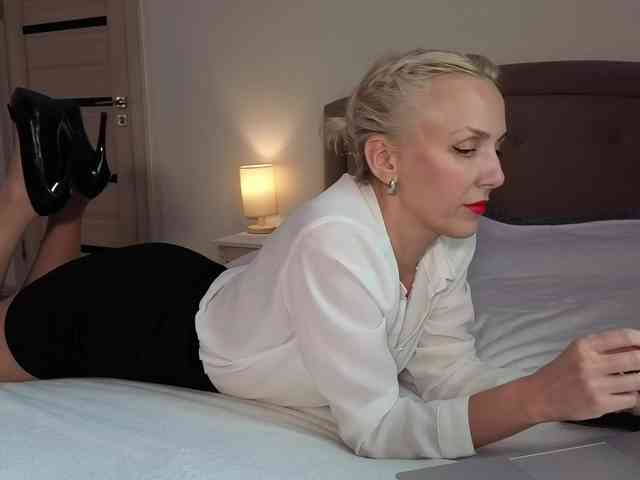FemdomLadyMaria webcam