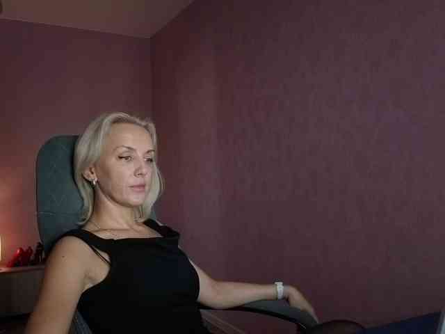 Alenaa Live Webcam on BongaCams