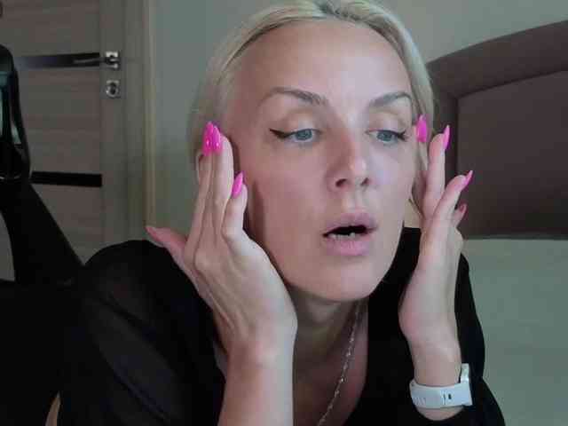 FemdomLadyMaria webcam