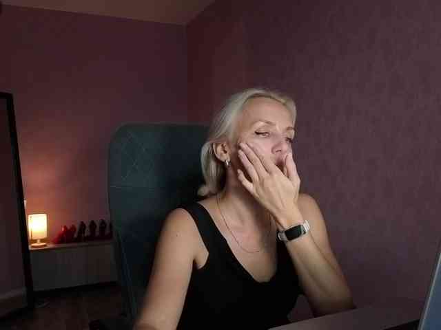 Alenaa Live Webcam on BongaCams