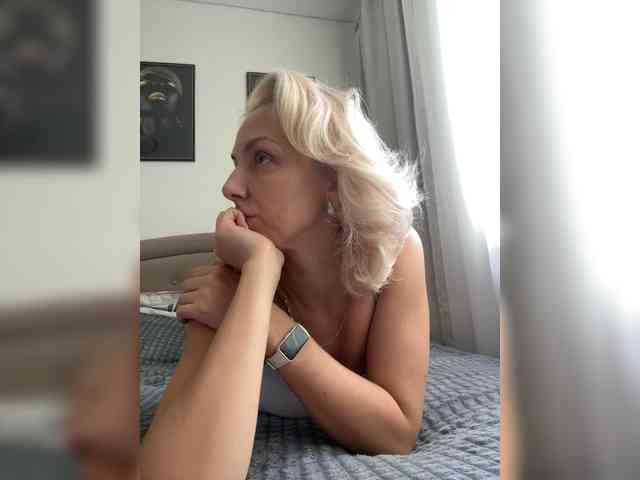 FemdomLadyMaria webcam