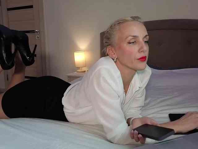 FemdomLadyMaria webcam