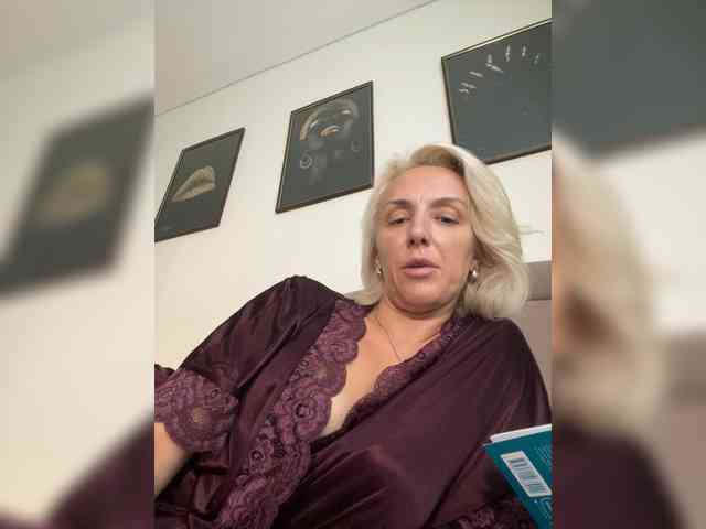 FemdomLadyMaria webcam