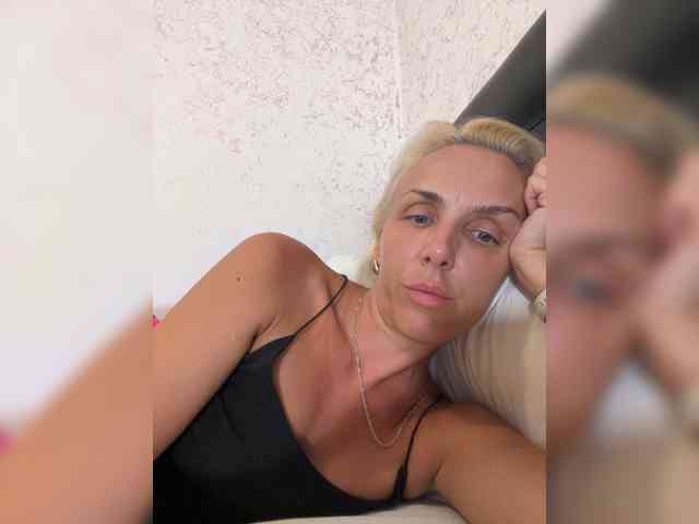 FemdomLadyMaria webcam