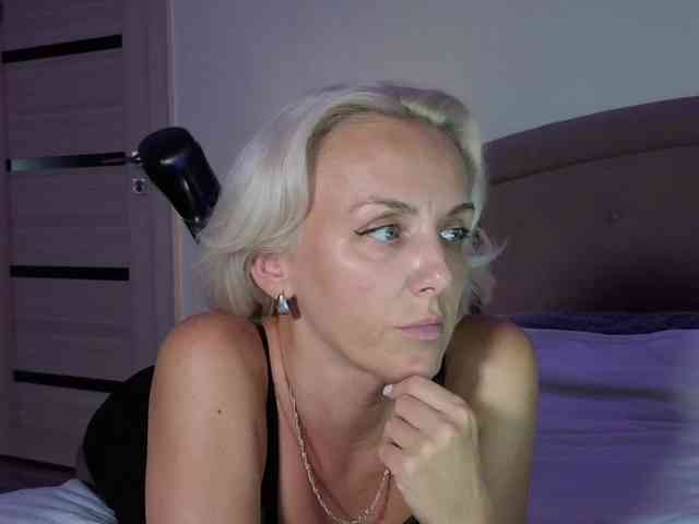 Modelo: FemdomLadyMaria
