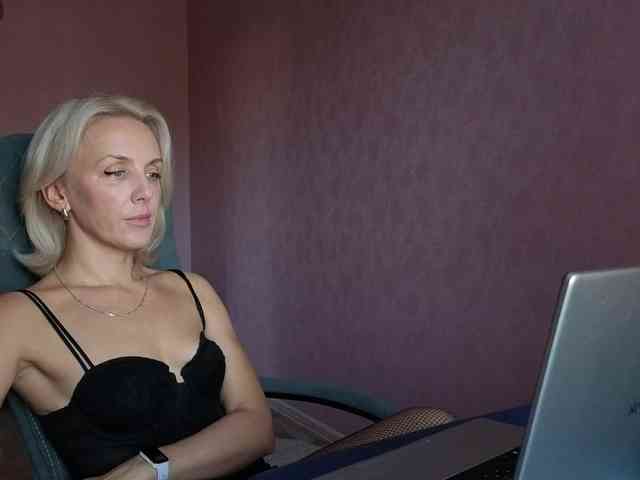 FemdomLadyMaria webcam