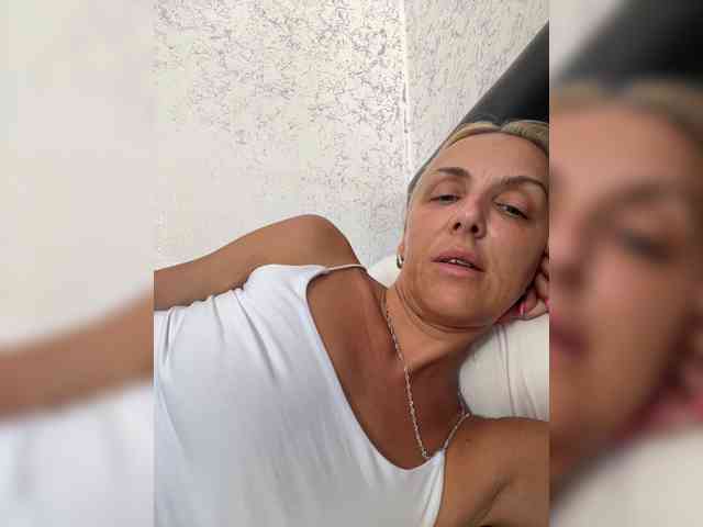 FemdomLadyMaria webcam