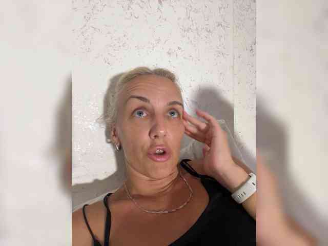 FemdomLadyMaria webcam