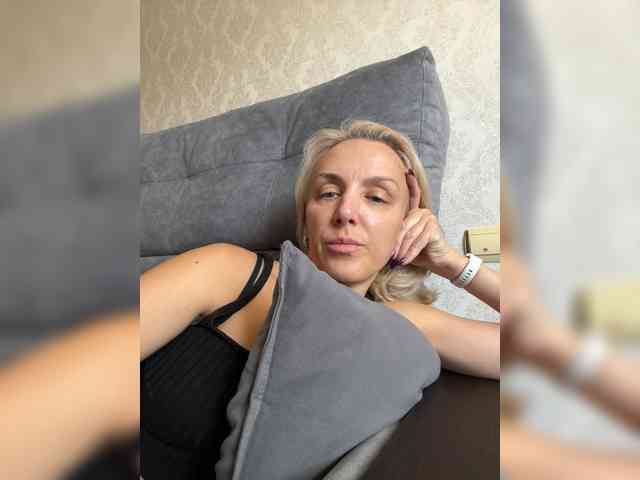FemdomLadyMaria webcam