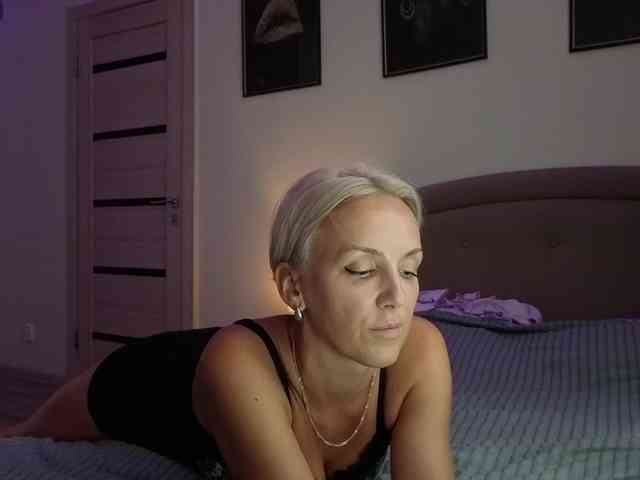 FemdomLadyMaria webcam