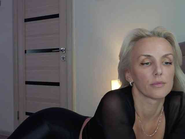 FemdomLadyMaria webcam