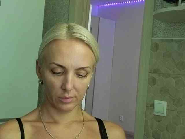 FemdomLadyMaria webcam