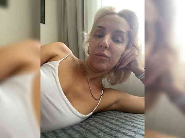 FemdomLadyMaria webcam