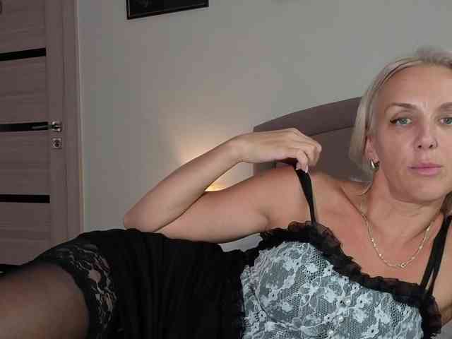 FemdomLadyMaria webcam