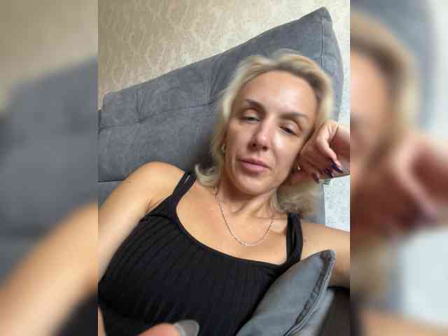 FemdomLadyMaria webcam