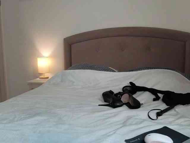 FemdomLadyMaria webcam