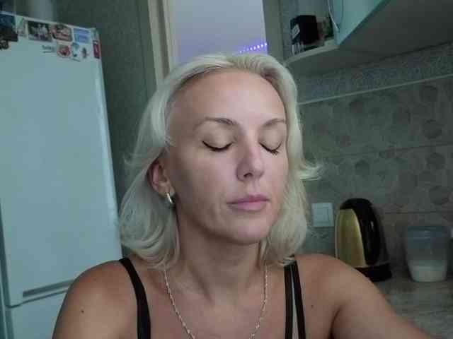 FemdomLadyMaria webcam