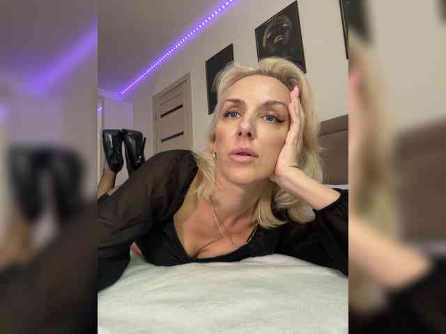 FemdomLadyMaria webcam