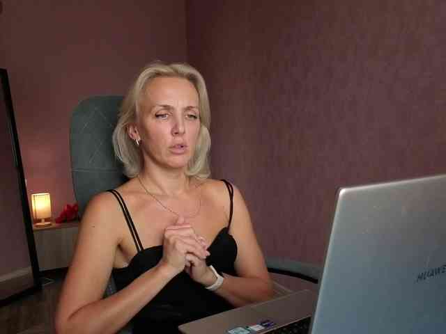 Модель: FemdomLadyMaria