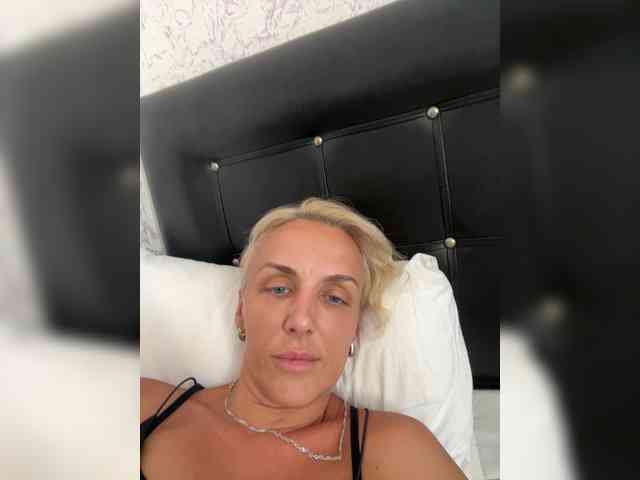 FemdomLadyMaria webcam