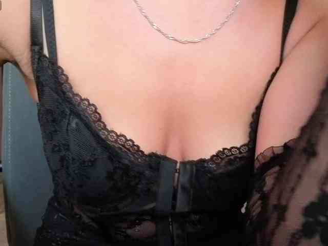 FemdomLadyMaria webcam