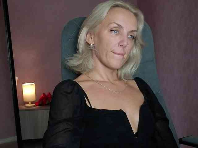 FemdomLadyMaria webcam