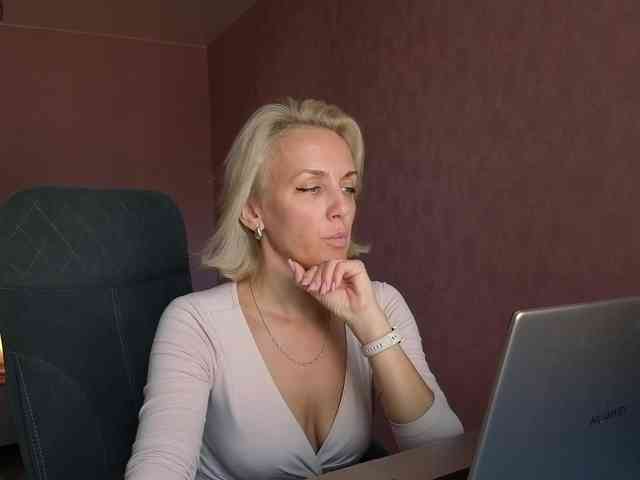 FemdomLadyMaria webcam