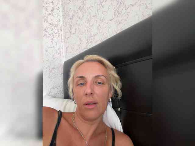 FemdomLadyMaria webcam