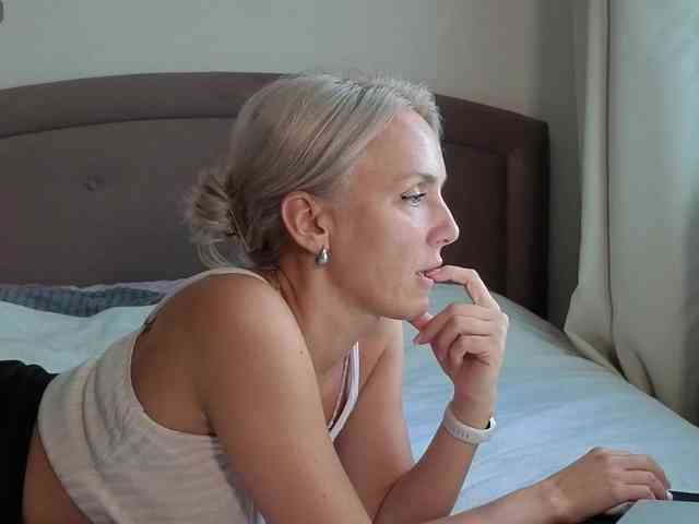 FemdomLadyMaria webcam