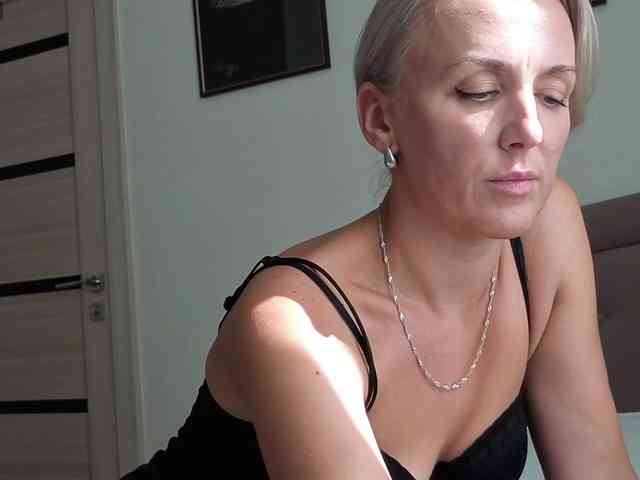 FemdomLadyMaria webcam