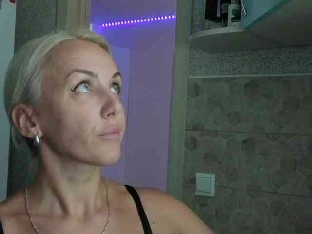 FemdomLadyMaria webcam