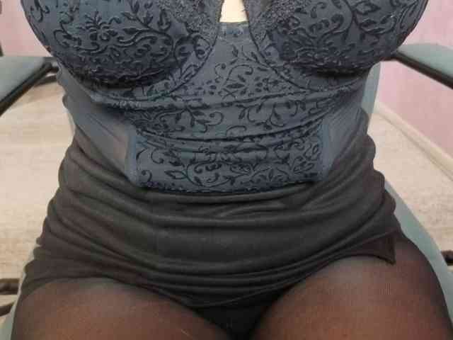 LadyMariaNylons webcam