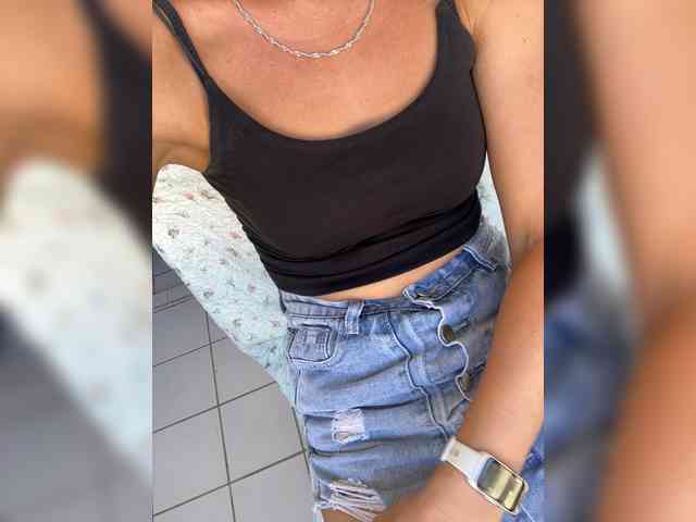 FemdomLadyMaria webcam