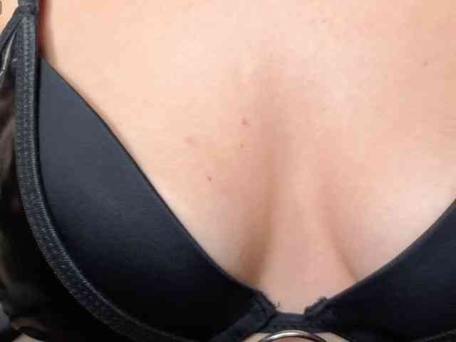 LadyMariaNylons webcam