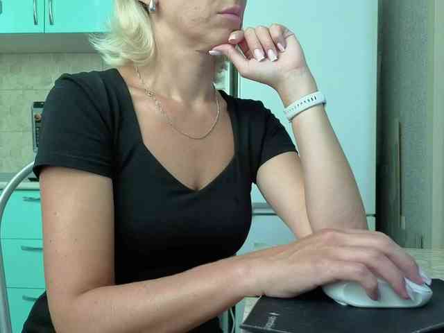 FemdomLadyMaria webcam