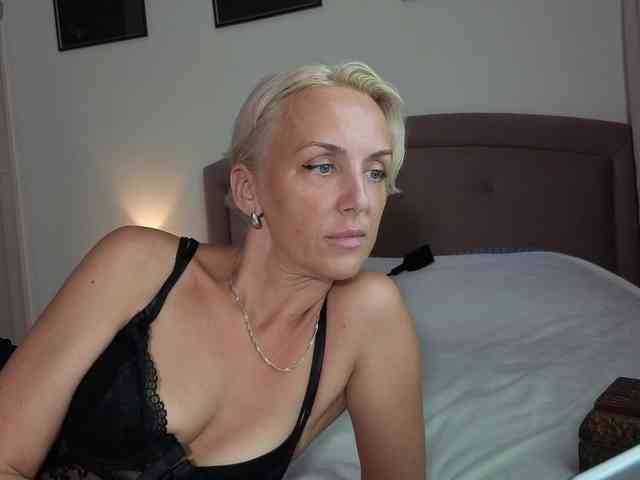Alenaa Sex Cam Show