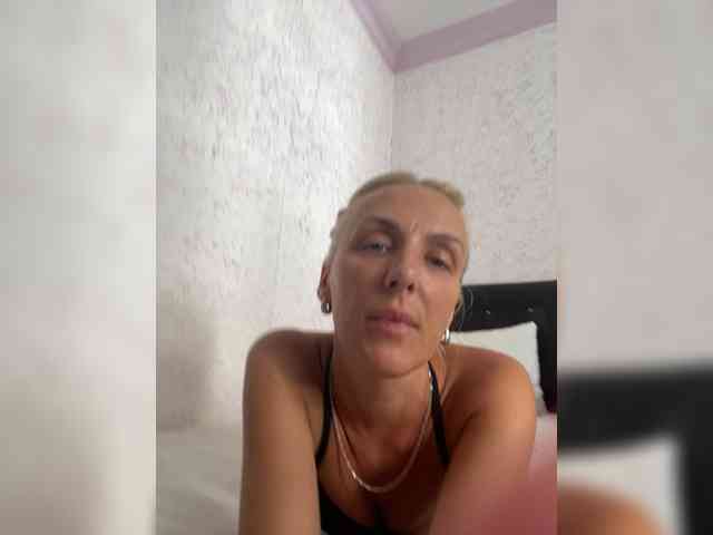 FemdomLadyMaria webcam