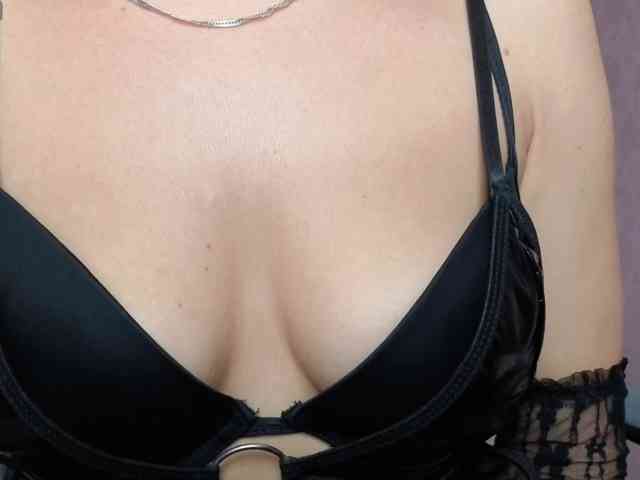 LadyMariaNylons webcam