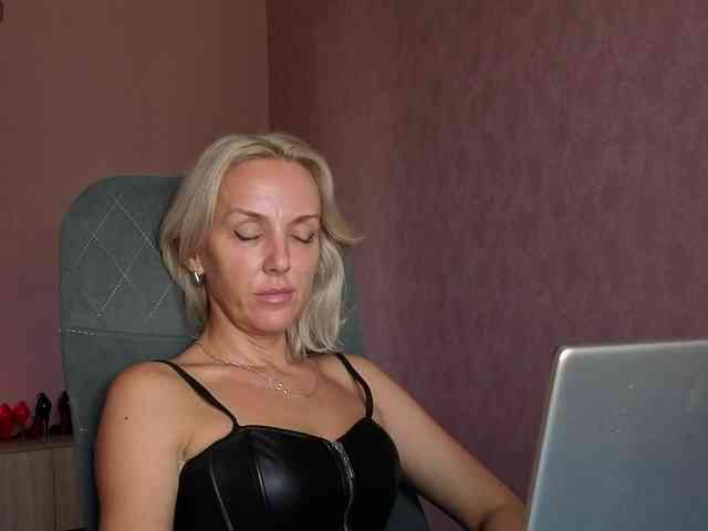 Модель: FemdomLadyMaria