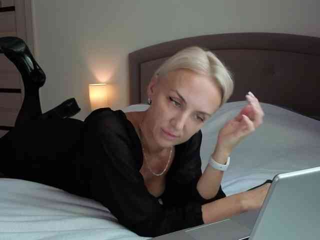 FemdomLadyMaria webcam