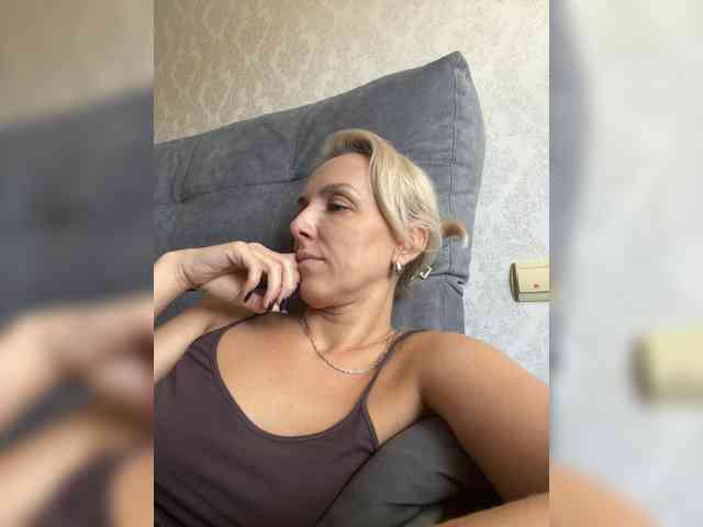 FemdomLadyMaria webcam