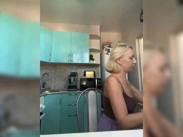 FemdomLadyMaria webcam
