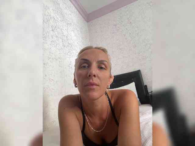 FemdomLadyMaria webcam