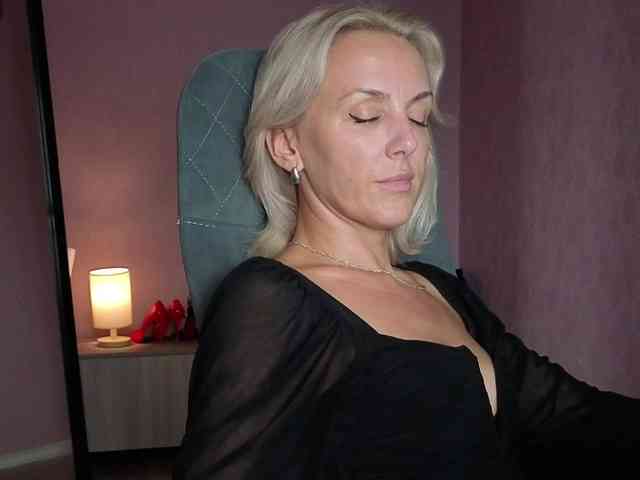FemdomLadyMaria webcam