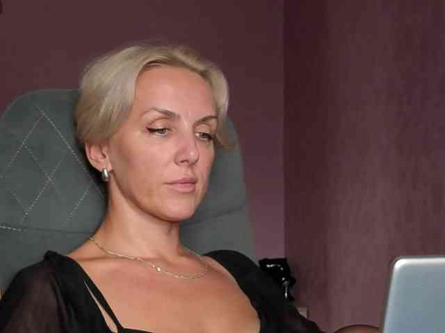 FemdomLadyMaria webcam