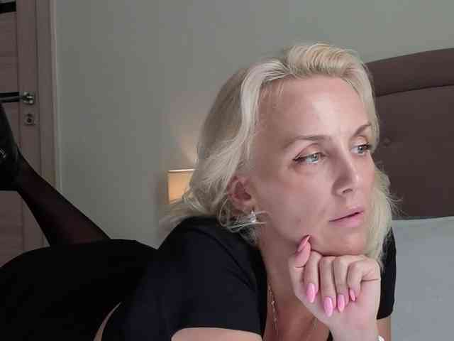 FemdomLadyMaria webcam